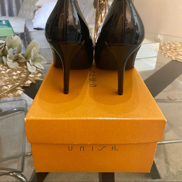 🆕✨ Yema by Unisa Vegan Black Patent Leather Classic Pointy Toe Pumps 3¼" Heel - Picture 9 of 9
